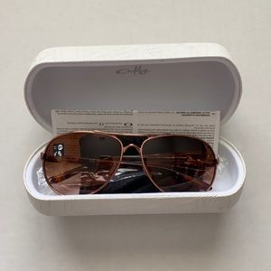 BRAND NEW Oakley Aviators
